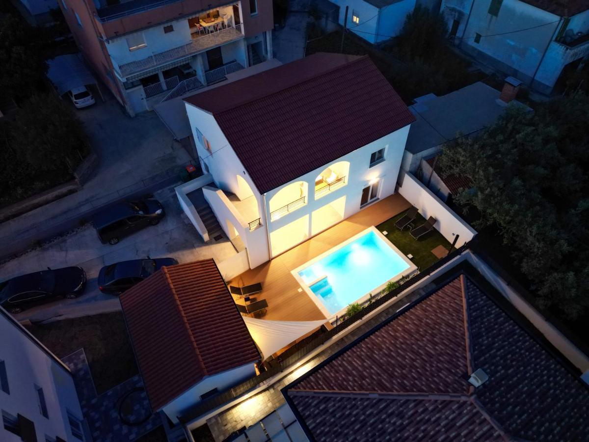 Bernie Apartments With A Pool Zara Esterno foto
