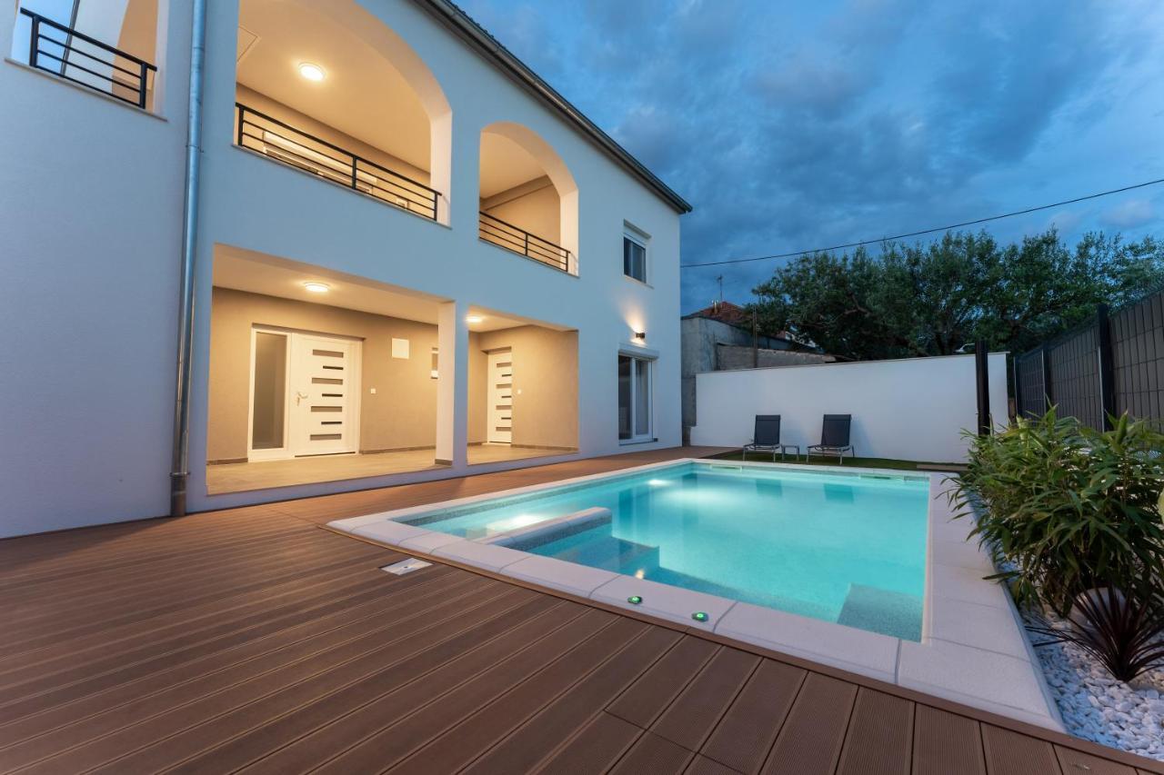 Bernie Apartments With A Pool Zara Esterno foto