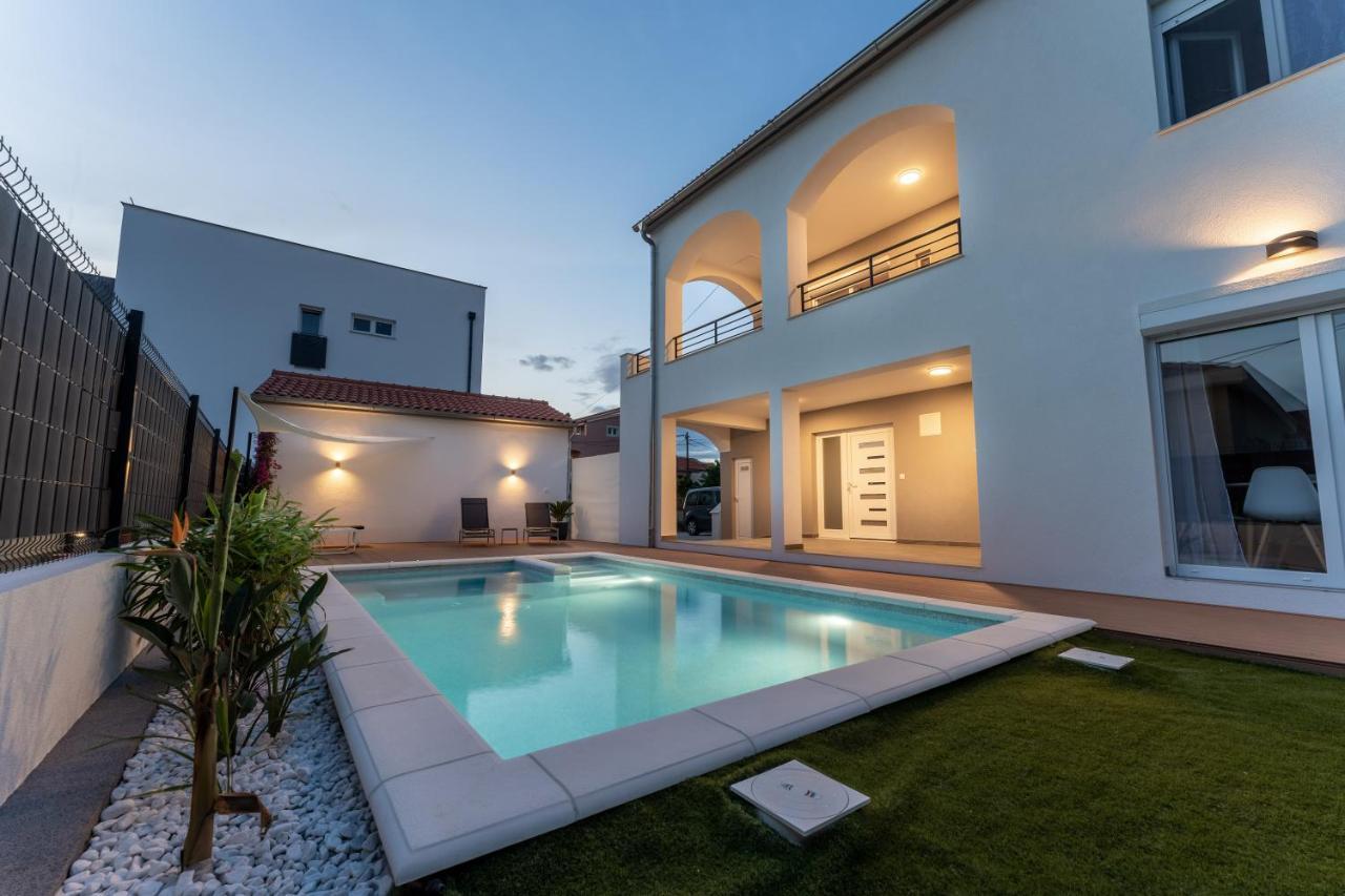 Bernie Apartments With A Pool Zara Esterno foto