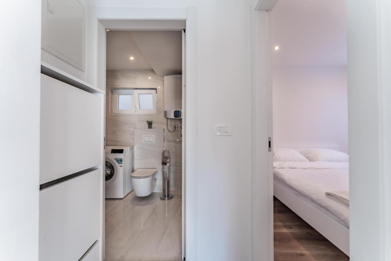 Bernie Apartments With A Pool Zara Esterno foto