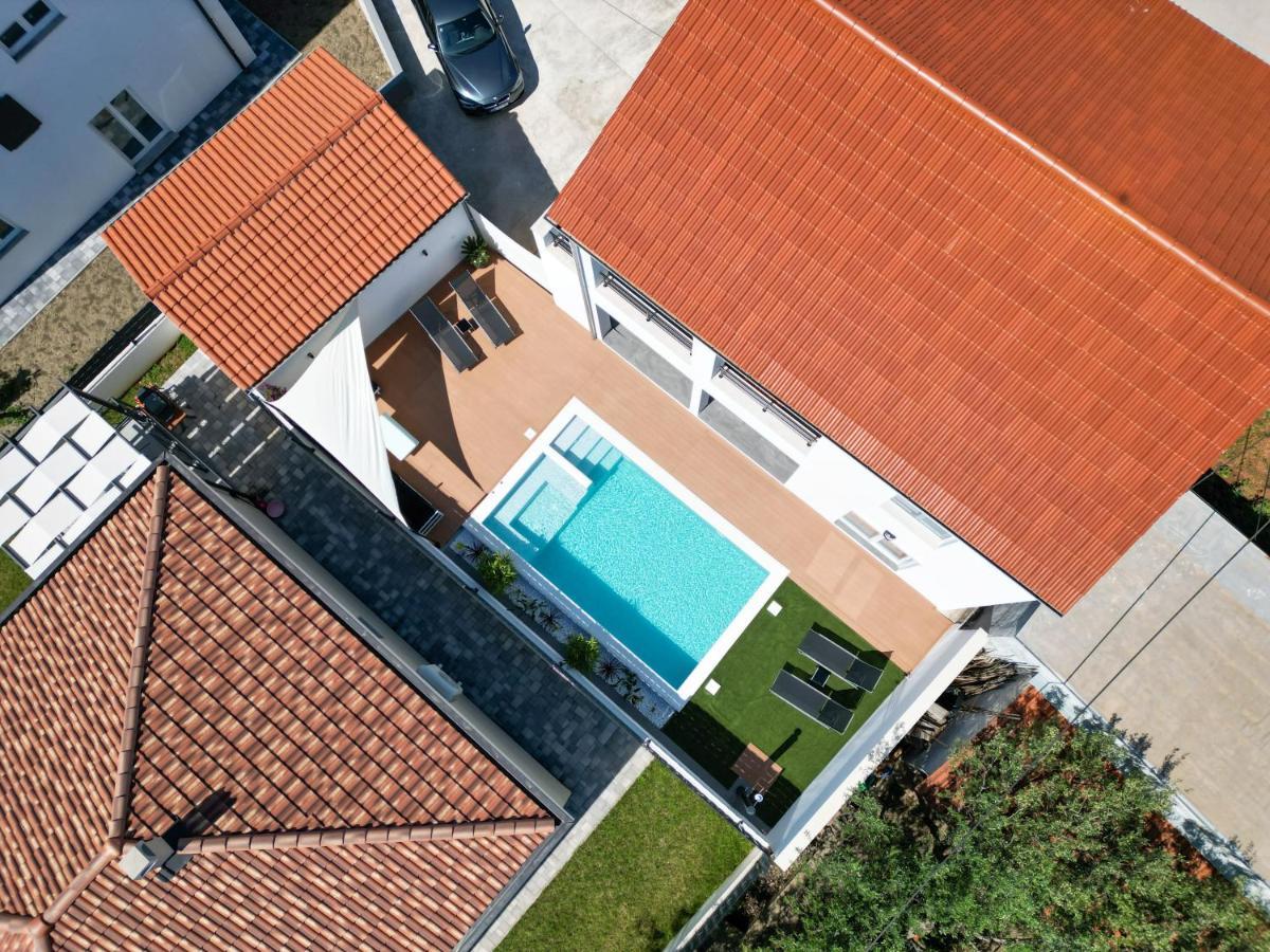 Bernie Apartments With A Pool Zara Esterno foto