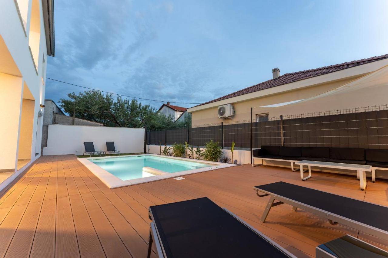 Bernie Apartments With A Pool Zara Esterno foto