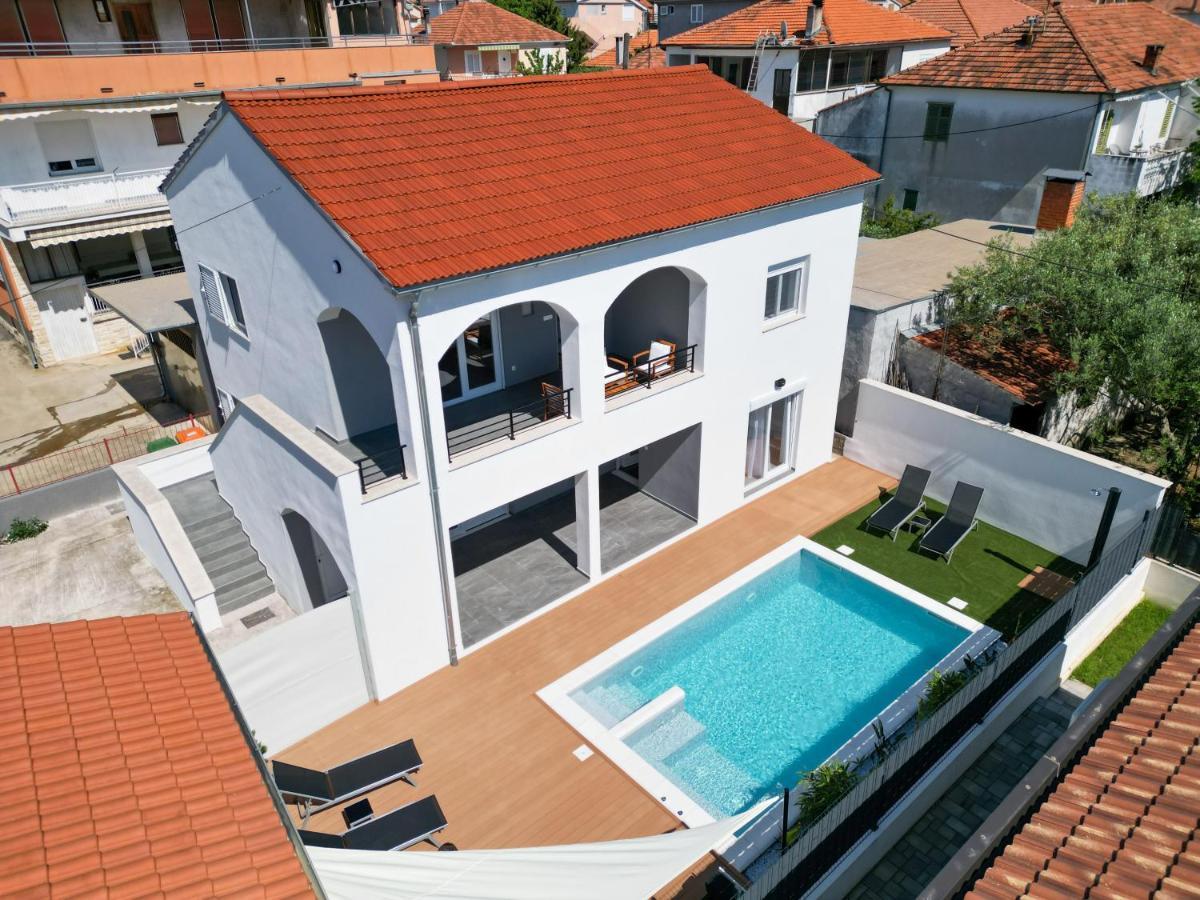 Bernie Apartments With A Pool Zara Esterno foto
